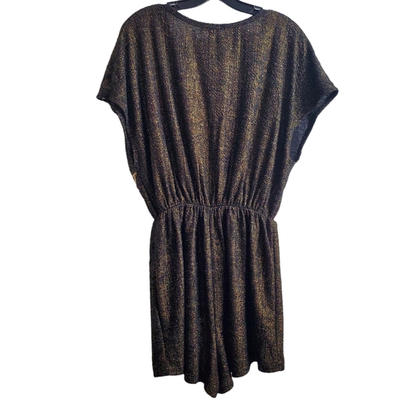 NWT Leith Black and Gold Metallic Sursplice Romper Elastic Waist Size Large - Picture 5 of 8